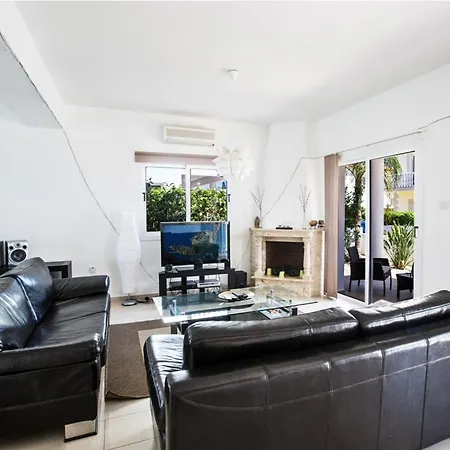 Carilisto Big 4 Bedrooms In Center Of Villa