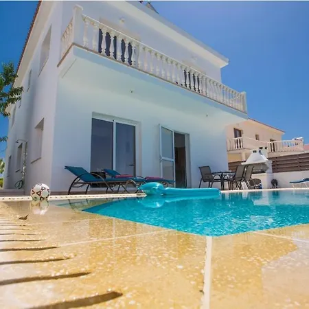 Villa Carilisto Big 4 Bedrooms In Center Of Aya Napa