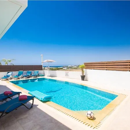 Carilisto Big 4 Bedrooms In Center Of *