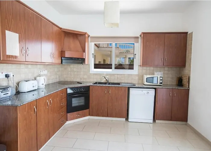 Carilisto Big 4 Bedrooms In Center Of