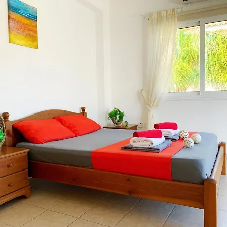 Carilisto Big 4 Bedrooms In Center Of فيلة *