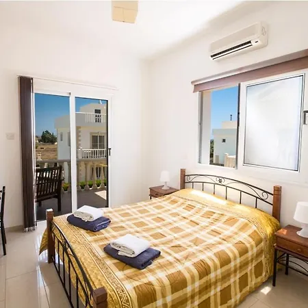 Carilisto Big 4 Bedrooms In Center Of * Ajia Napa