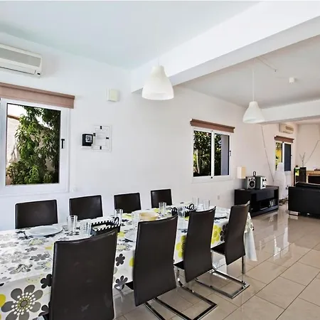 Villa Carilisto Big 4 Bedrooms In Center Of