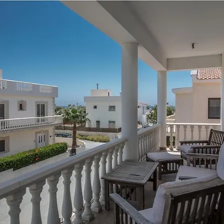 Carilisto Big 4 Bedrooms In Center Of *