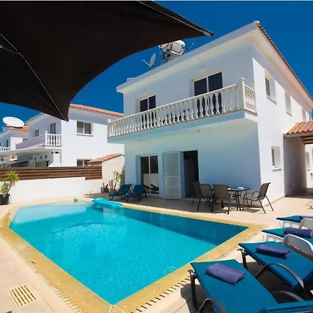Carilisto Big 4 Bedrooms In Center Of Villa