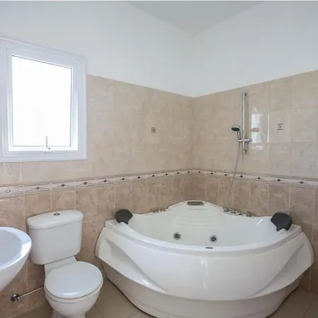 Villa Carilisto Big 4 Bedrooms In Center Of