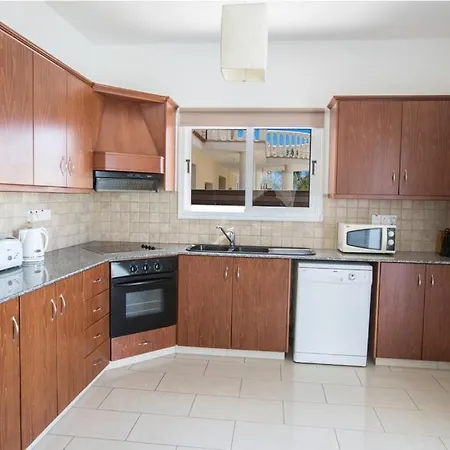 Carilisto Big 4 Bedrooms In Center Of