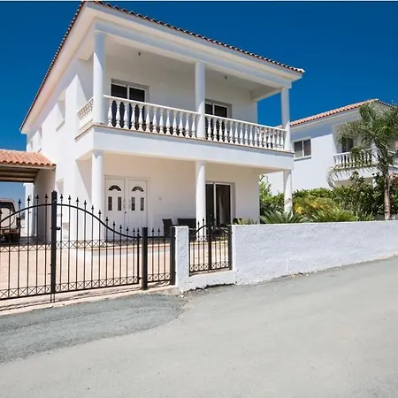 Carilisto Big 4 Bedrooms In Center Of Villa Ayia Napa