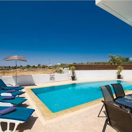 Villa Carilisto Big 4 Bedrooms In Center Of