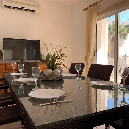 Carilisto Big 4 Bedrooms In Center Of