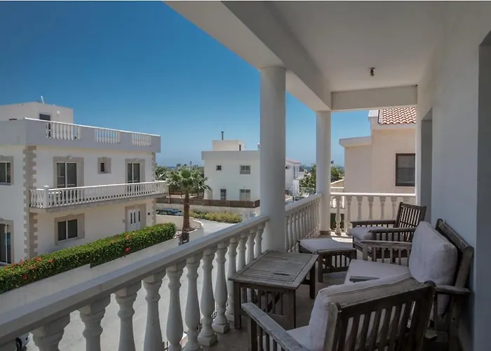 Carilisto Big 4 Bedrooms In Center Of *