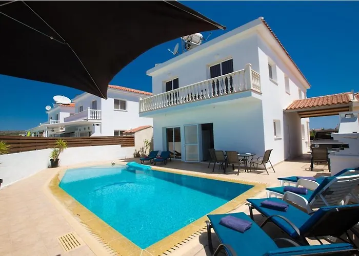 Carilisto Big 4 Bedrooms In Center Of Villa