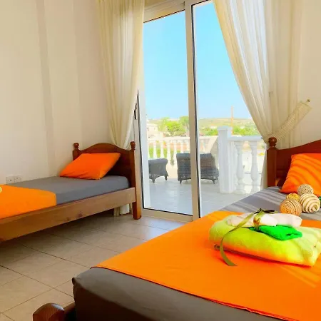 Carilisto Big 4 Bedrooms In Center Of Villa