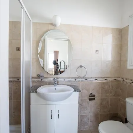 Villa Carilisto Big 4 Bedrooms In Center Of Ayia Napa